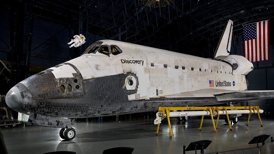 Space shuttle Discovery in the Smithsonian Institution’s Stephen F. Udvar-Hazy Center of the National Air and Space Museum in Chantilly, Virginia