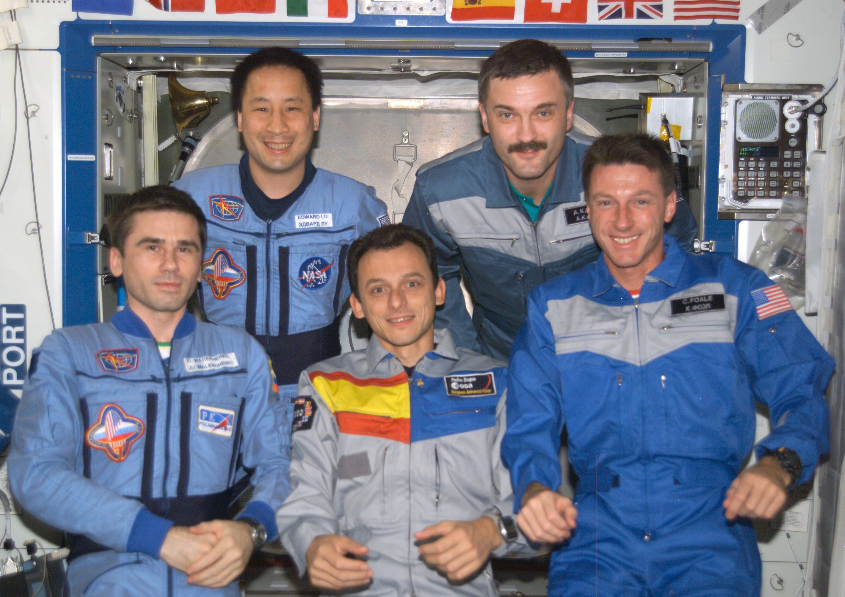 Duque with his Expedition 7 and 8 crewmates