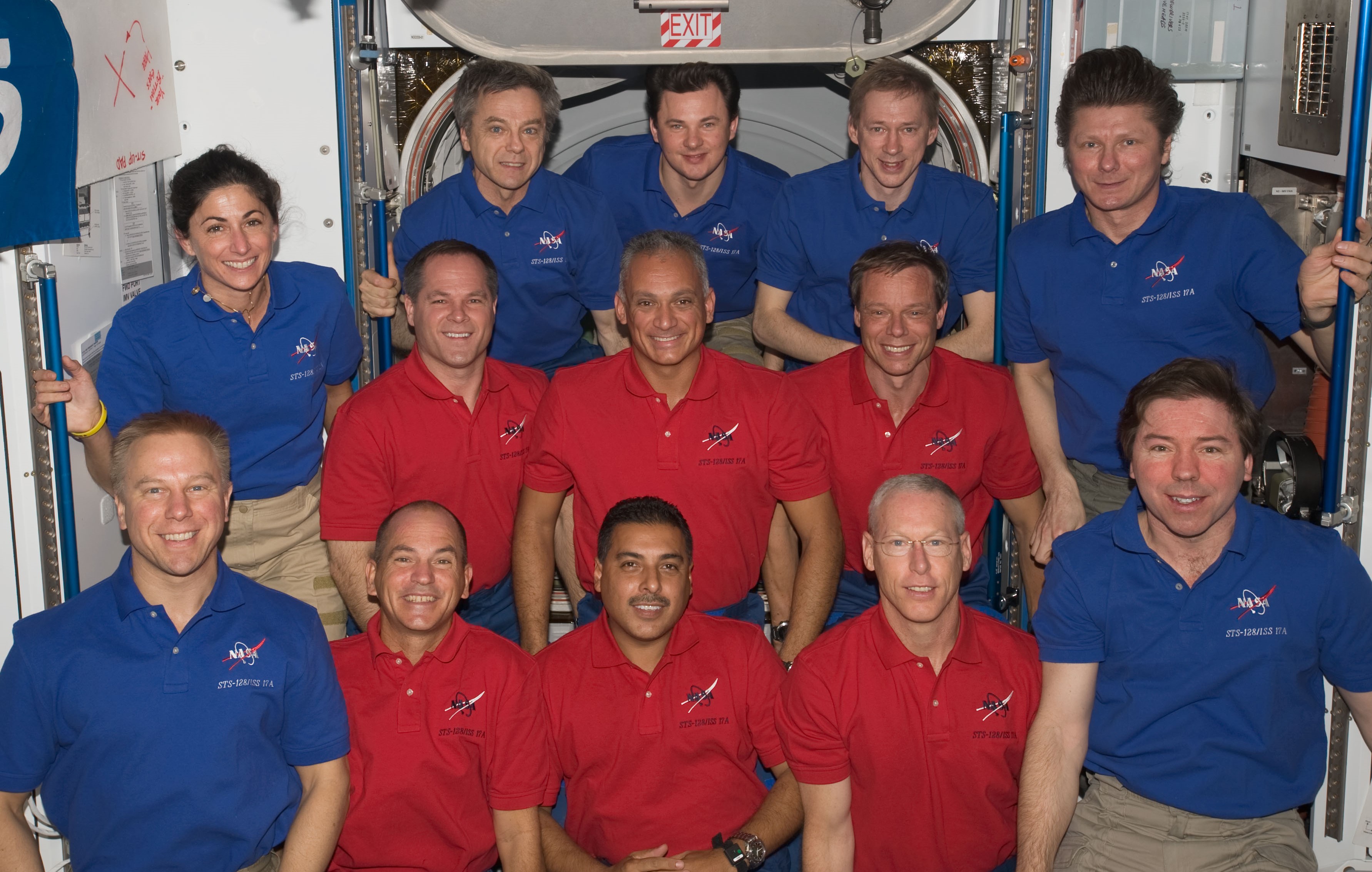 NASA astronaut José M. Hernández with the STS-128 and Expedition 20 crews