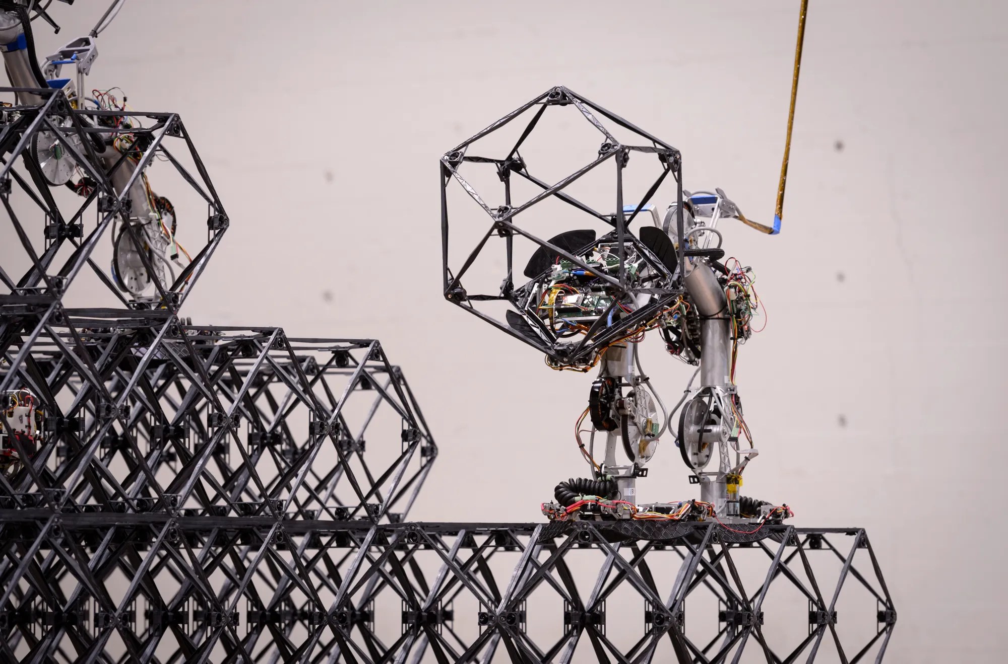 A Scaling Omnidirectional Lattice Locomoting Explorer (SOLL-E) builder robot c